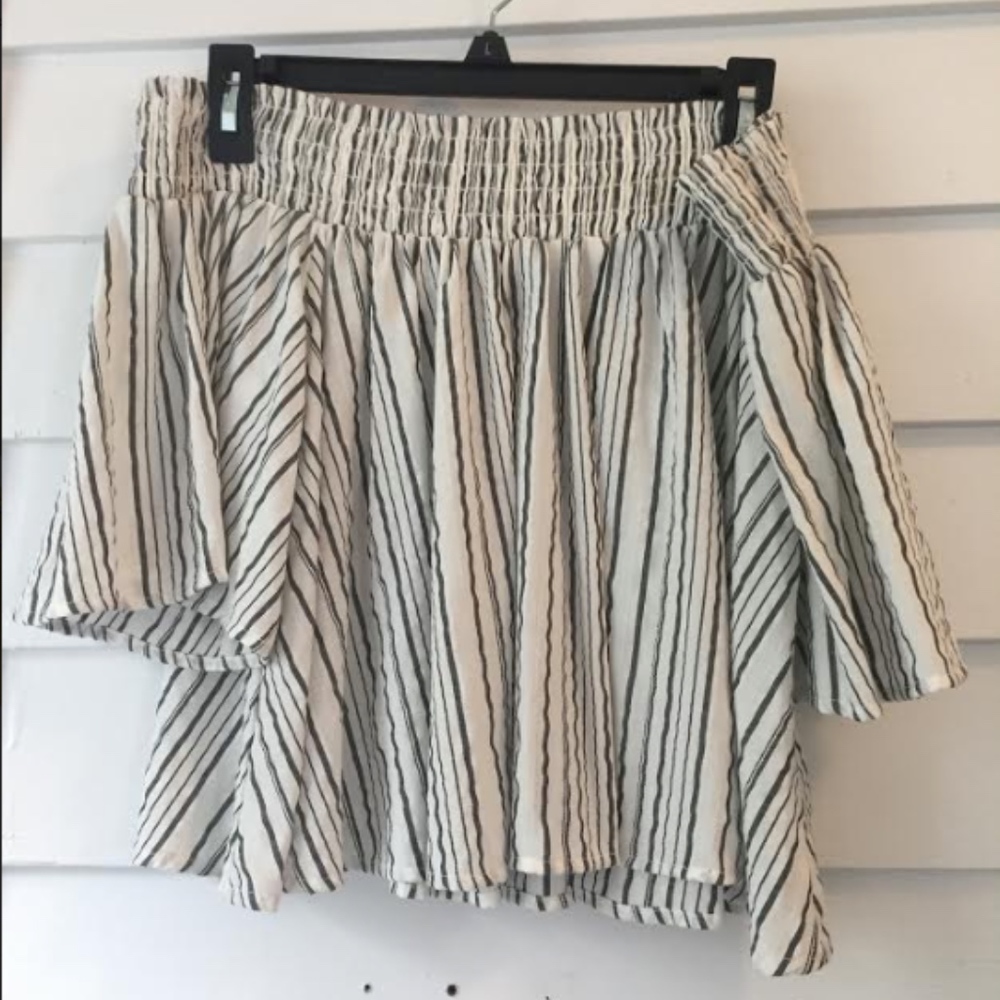 BRAND NEW crop striped off-the-shoulder shirt